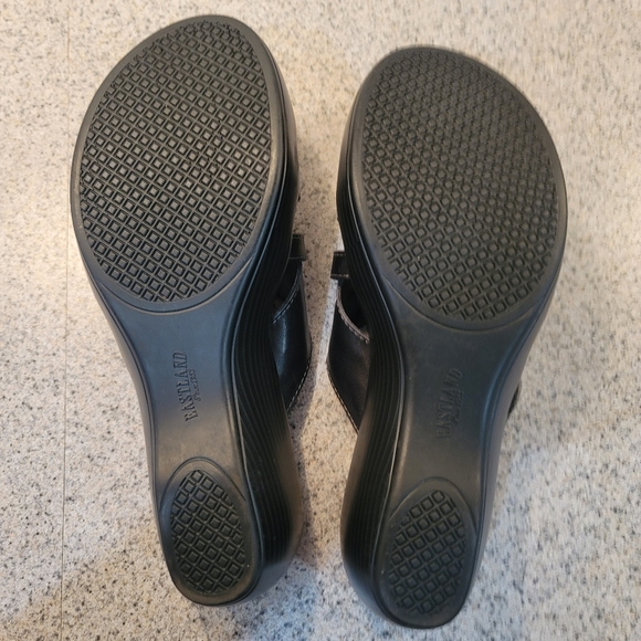 Sandals - Picture 4 of 5